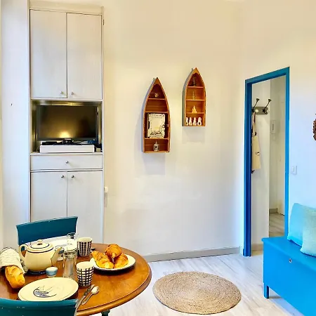 Nautical Living In The Sought-after Port