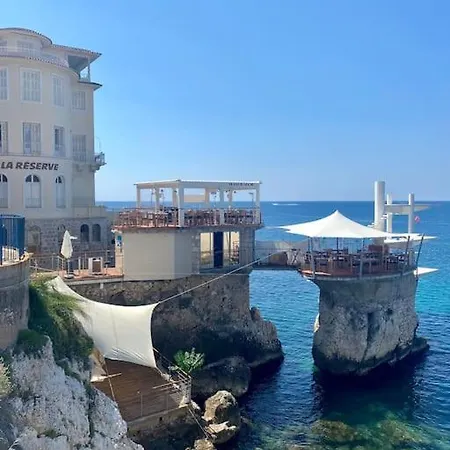 Nautical Living In The Sought-after Port Nice