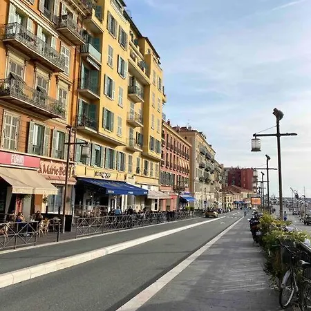 Nautical Living In The Sought-after Port Appartement Nice