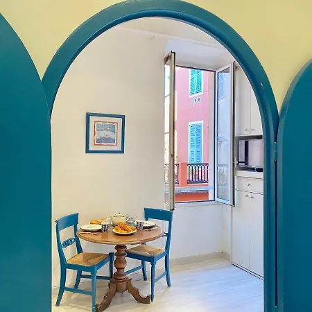 Nautical Living In The Sought-after Port Appartement Nice