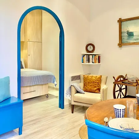 Nautical Living In The Sought-after Port Appartement