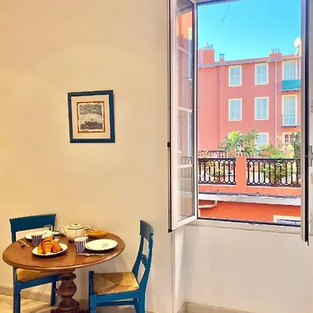 Appartement Nautical Living In The Sought-after Port