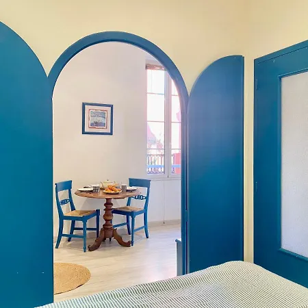 Nautical Living In The Sought-after Port Appartement *