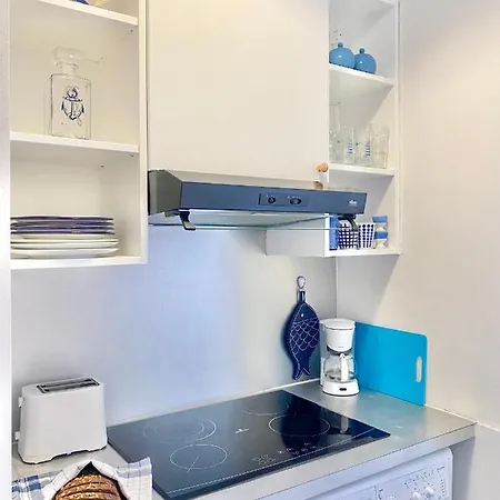 Nautical Living In The Sought-after Port *