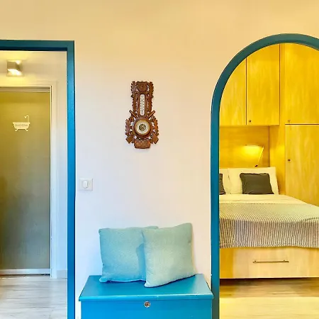 Nautical Living In The Sought-after Port Appartement Nice