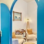 公寓 Nautical Living In The Sought-after Port