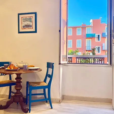 公寓 Nautical Living In The Sought-after Port 尼斯